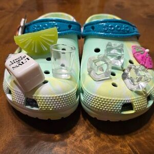 Margaritaville Crocs NWOT M5/W7
